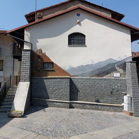 Casa del Rustico, Indipendente vista Sacra con dipinto Caprie Exterior foto