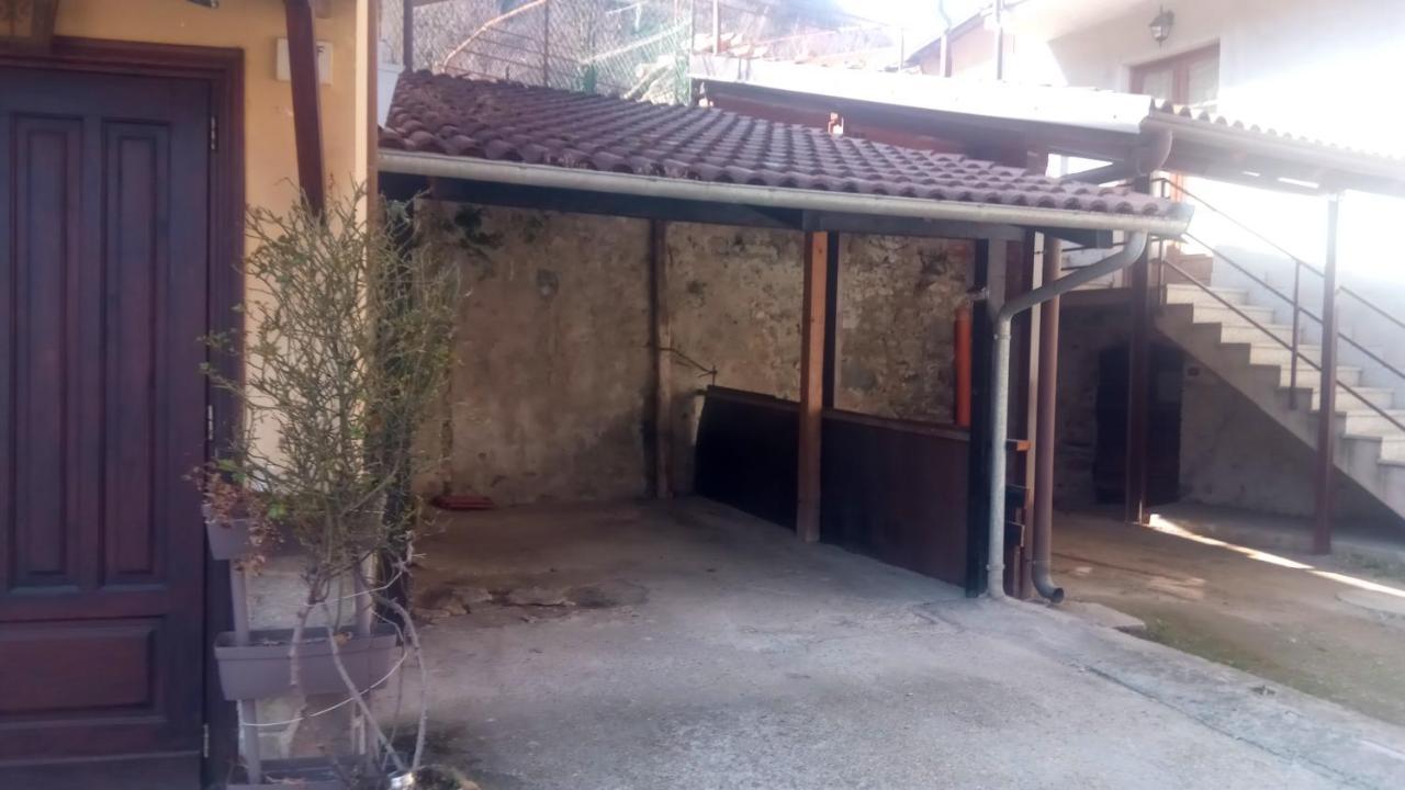 Casa del Rustico, Indipendente vista Sacra con dipinto Caprie Exterior foto