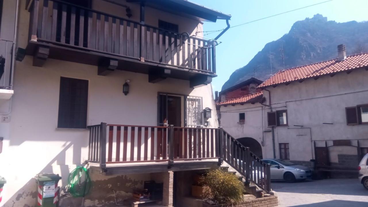 Casa del Rustico, Indipendente vista Sacra con dipinto Caprie Exterior foto