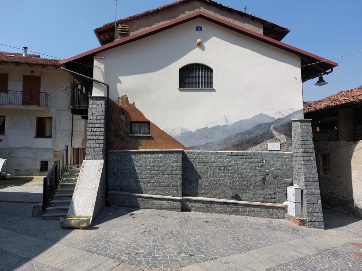Casa del Rustico, Indipendente vista Sacra con dipinto Caprie Exterior foto