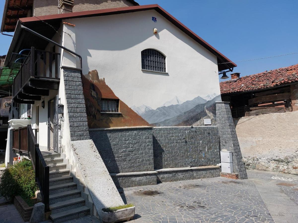 Casa del Rustico, Indipendente vista Sacra con dipinto Caprie Exterior foto